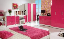 Фото дизайна спальни в розовых тонах 22